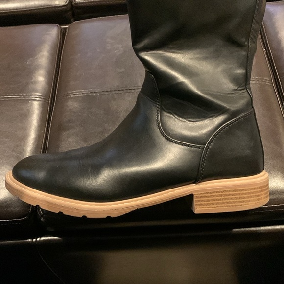 Tall black boots with buckle, size 10, in good condition! - Picture 7 of 7